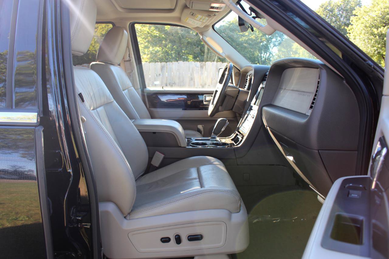 Used 2016 Lincoln Navigator L Select AWD/4WD image 42