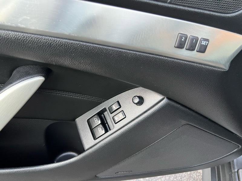 Used 2013 INFINITI G37 Journey w/ Premium Pkg image 16