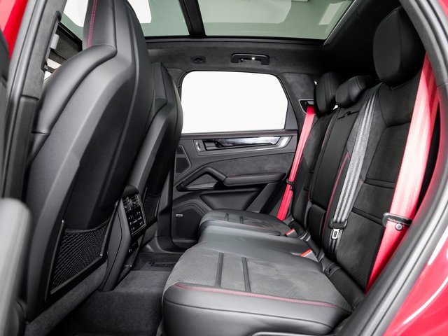 Used 2025 Porsche Cayenne GTS image 24
