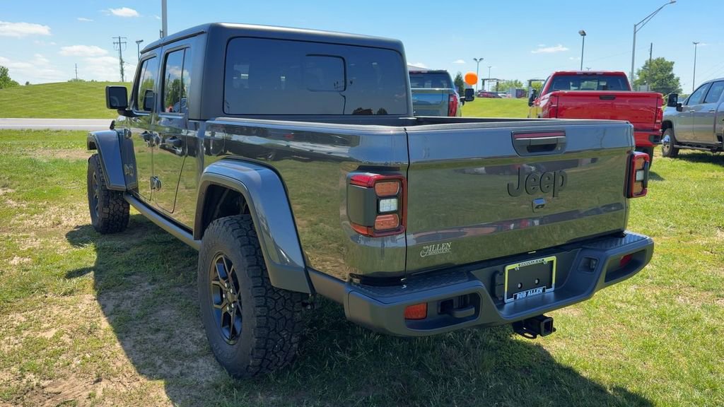Used 2024 Jeep Gladiator Sport AWD/4WD image 5