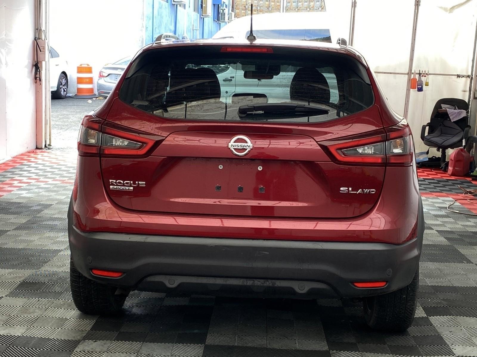 Used 2020 Nissan Rogue Sport SL image 5