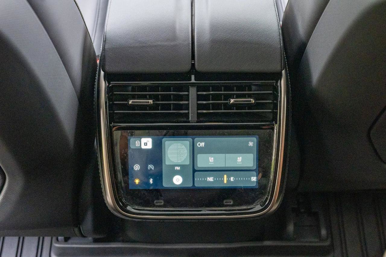 Used 2022 Rivian R1T Launch Edition AWD/4WD image 32
