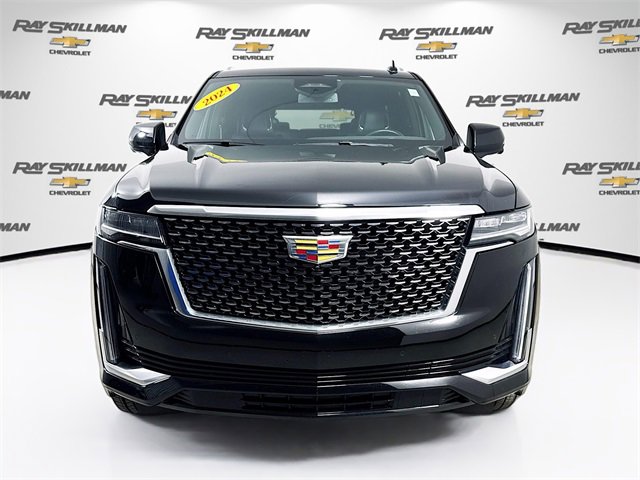 Used 2024 Cadillac Escalade ESV Luxury image 2