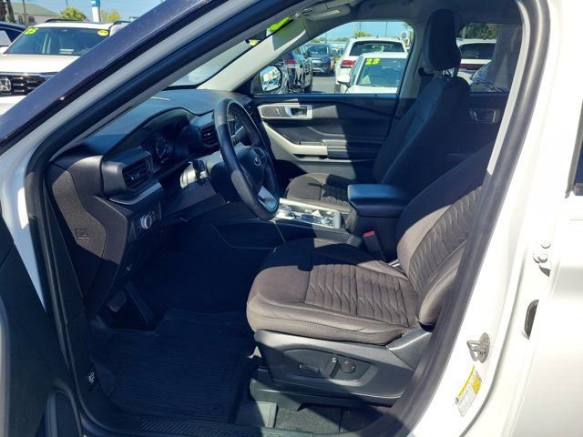 Used 2021 Ford Explorer XLT AWD/4WD image 16