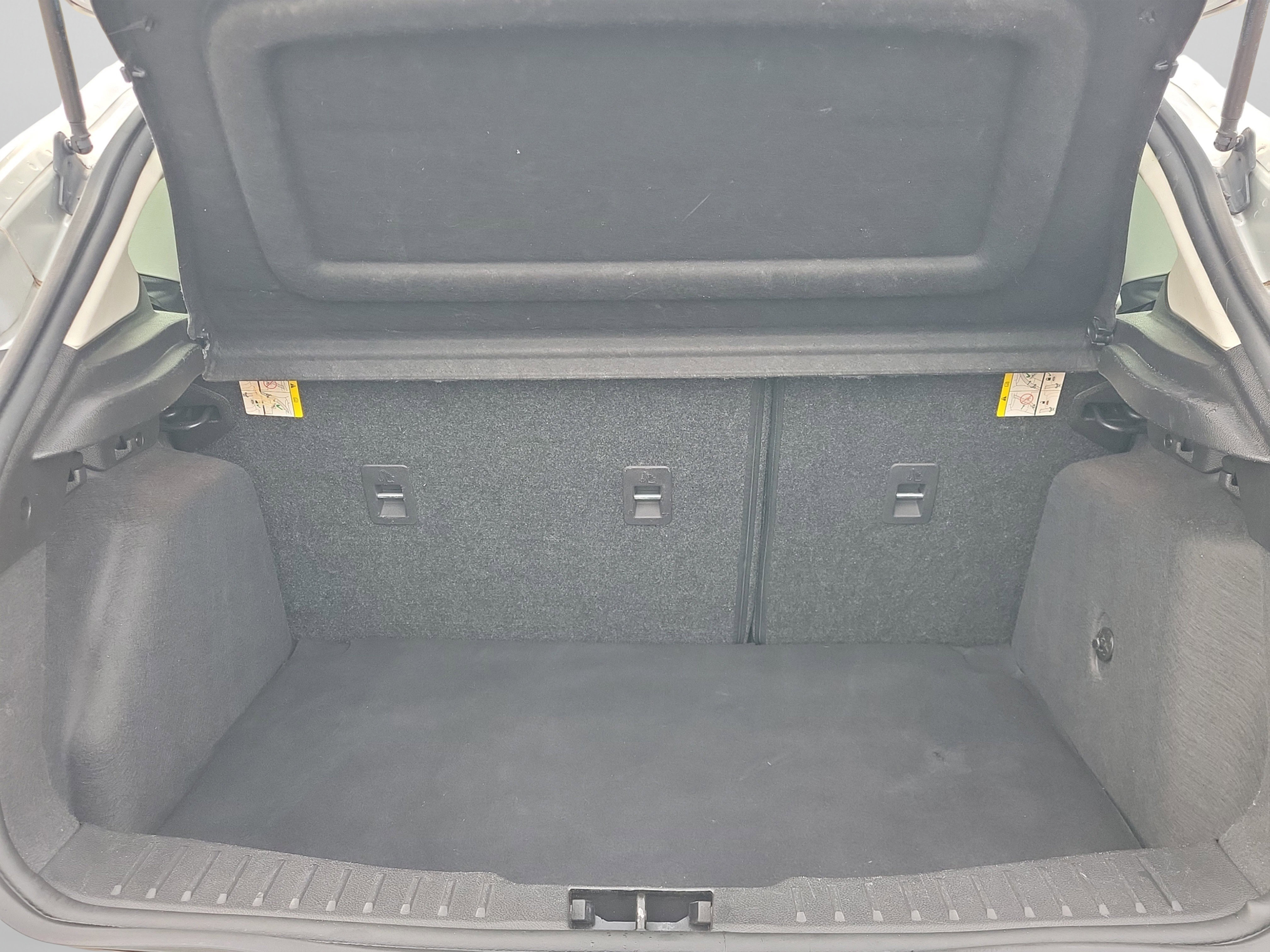 Used 2016 Ford Focus SE image 30