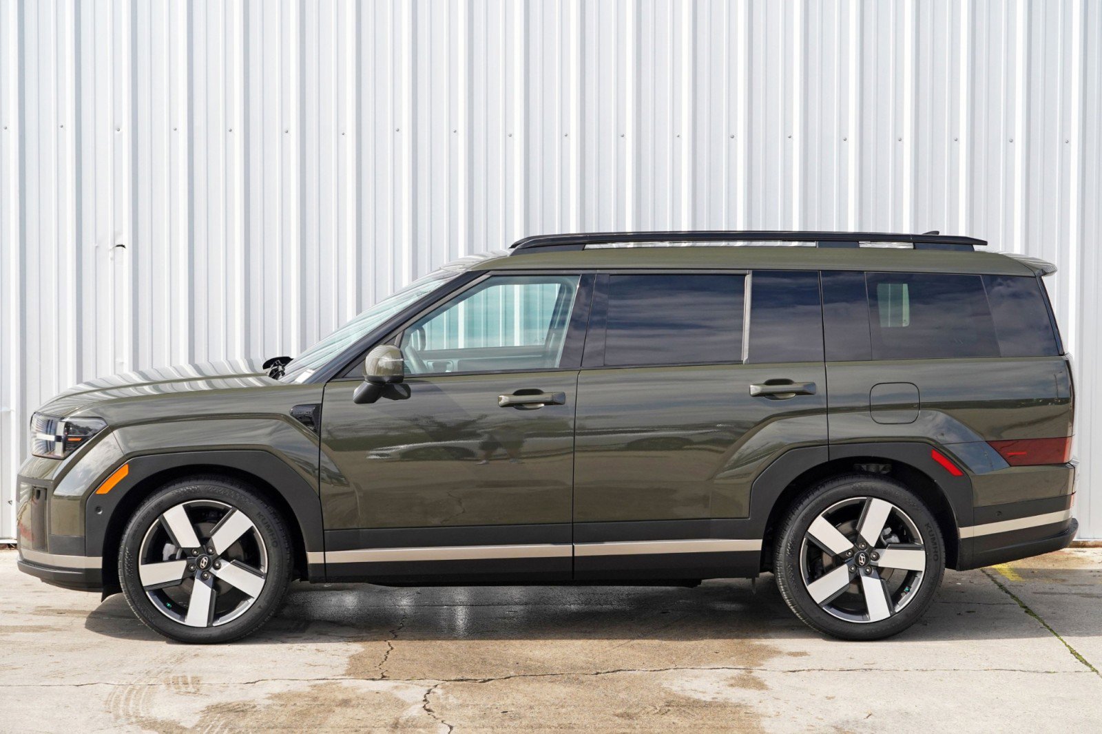 Used 2024 Hyundai Santa Fe Limited image 51