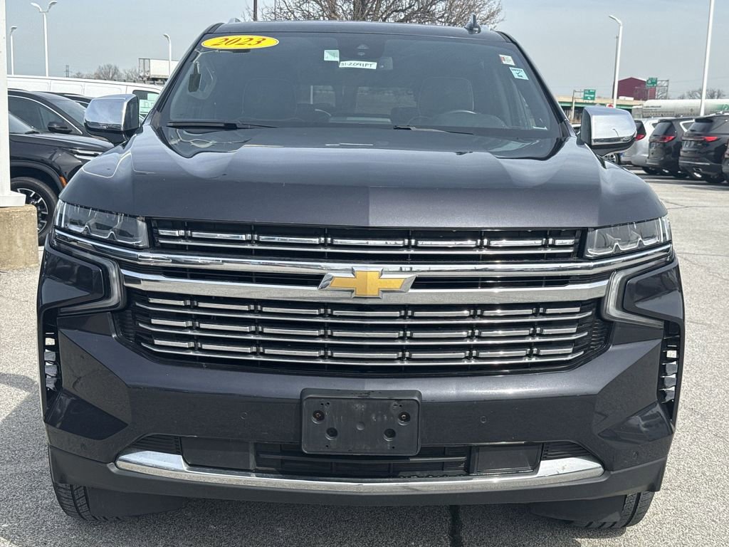 Used 2023 Chevrolet Suburban Premier image 3
