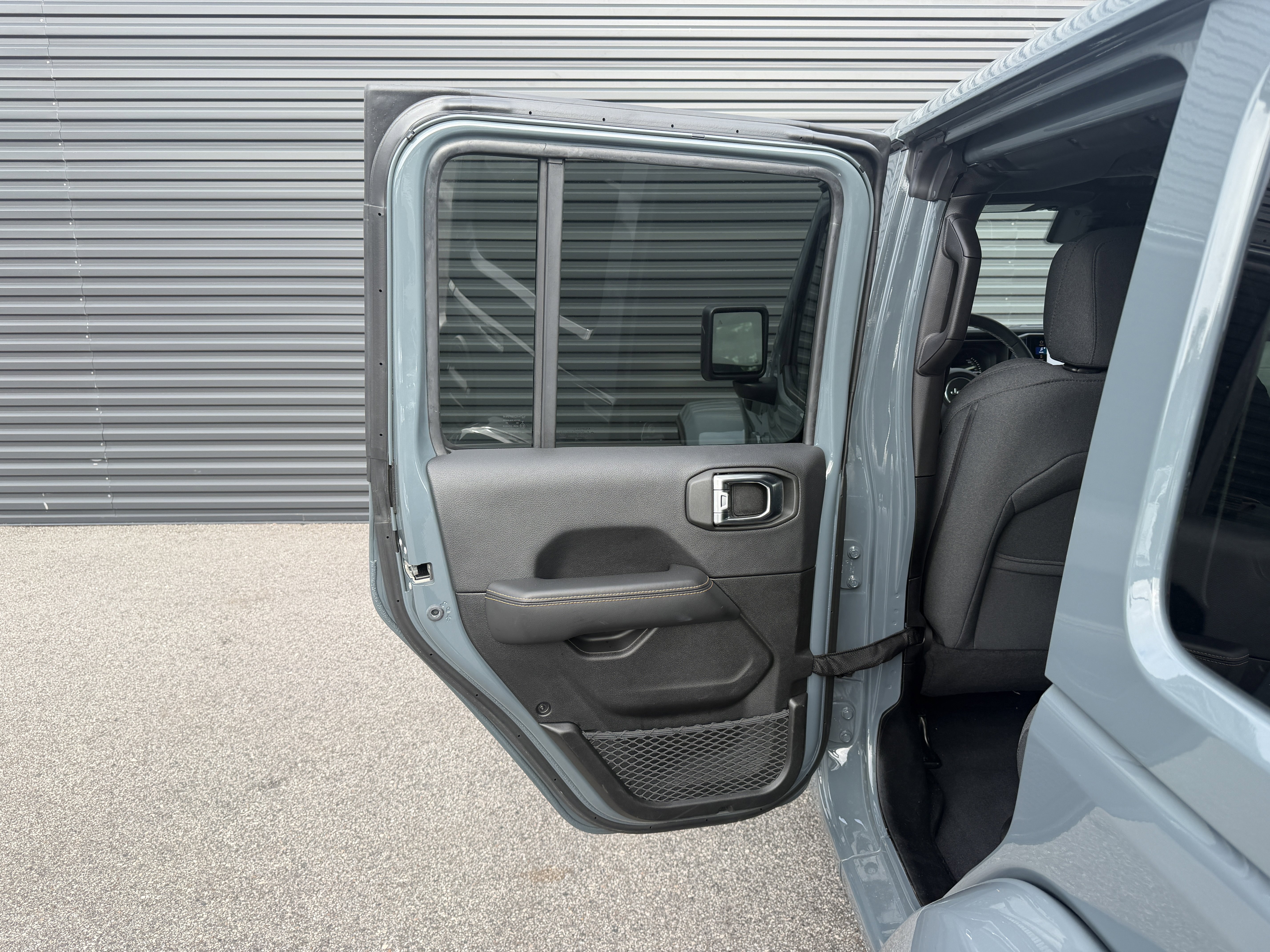 Used 2025 Jeep Wrangler Unlimited Sahara w/ Safety Group image 20