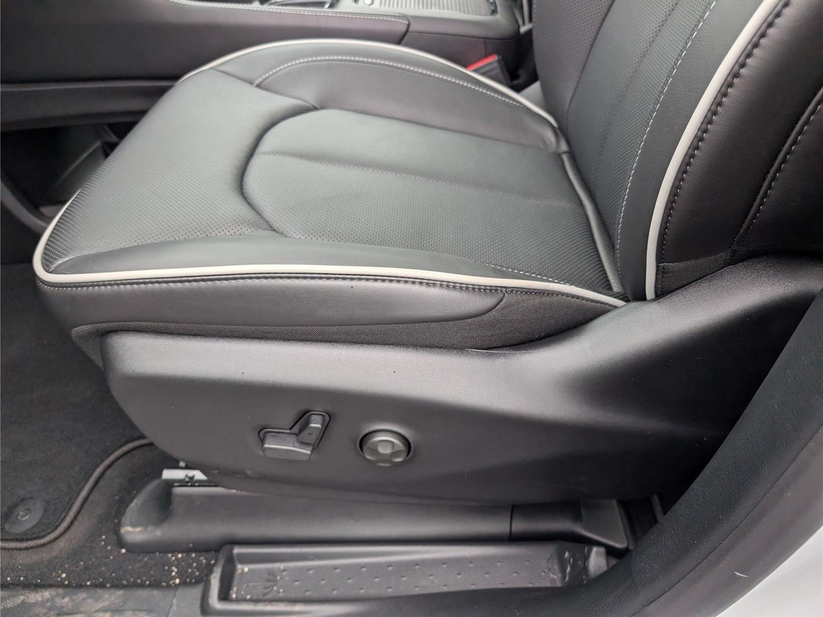 New 2027 Chrysler Pacifica Limited FWD image 18