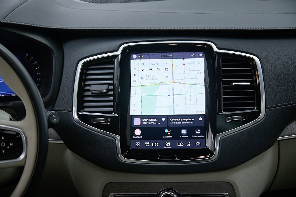 Certified 2023 Volvo XC90 B6 Ultimate w/ Protection Package Premier image 29