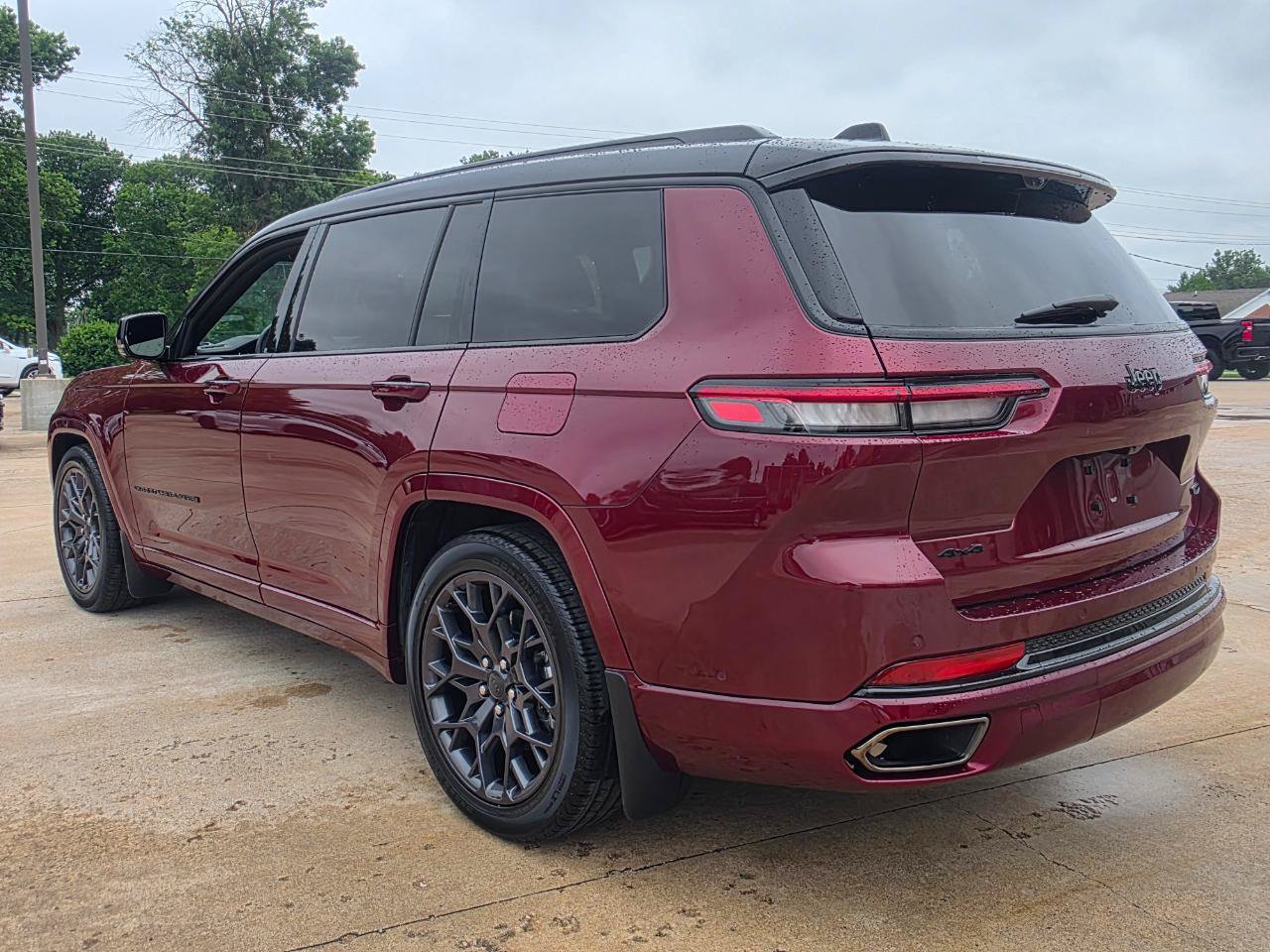 Used 2025 Jeep Grand Cherokee L Summit w/ Advanced Protech Group IV AWD/4WD image 19