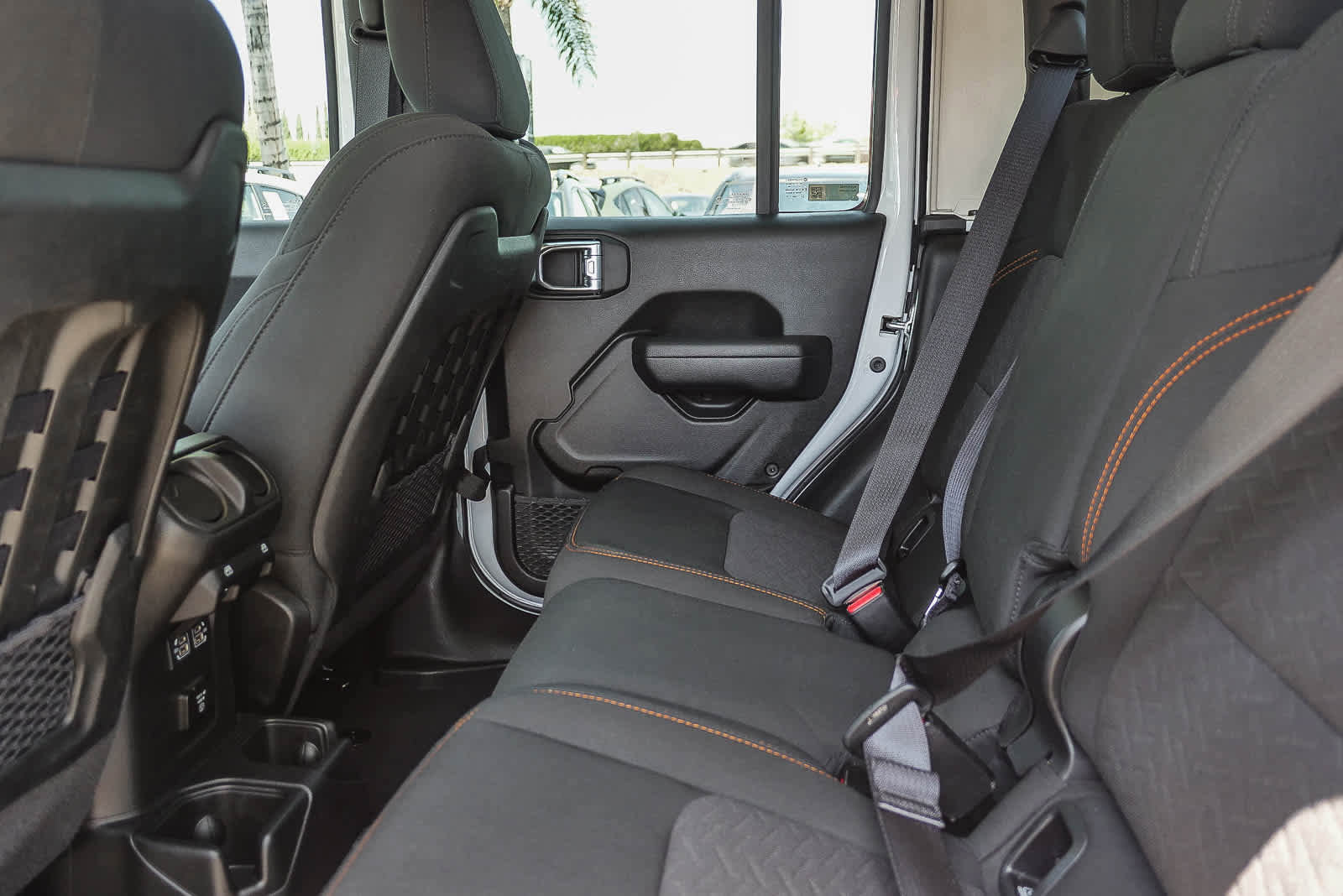 Used 2023 Jeep Gladiator Mojave AWD/4WD image 18