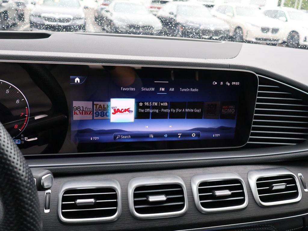 Used 2024 Mercedes-Benz GLS 580 4MATIC image 23