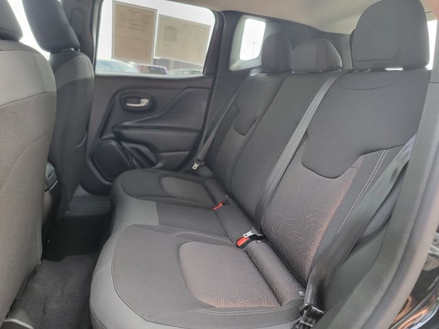 Certified 2023 Jeep Renegade Latitude AWD/4WD image 21