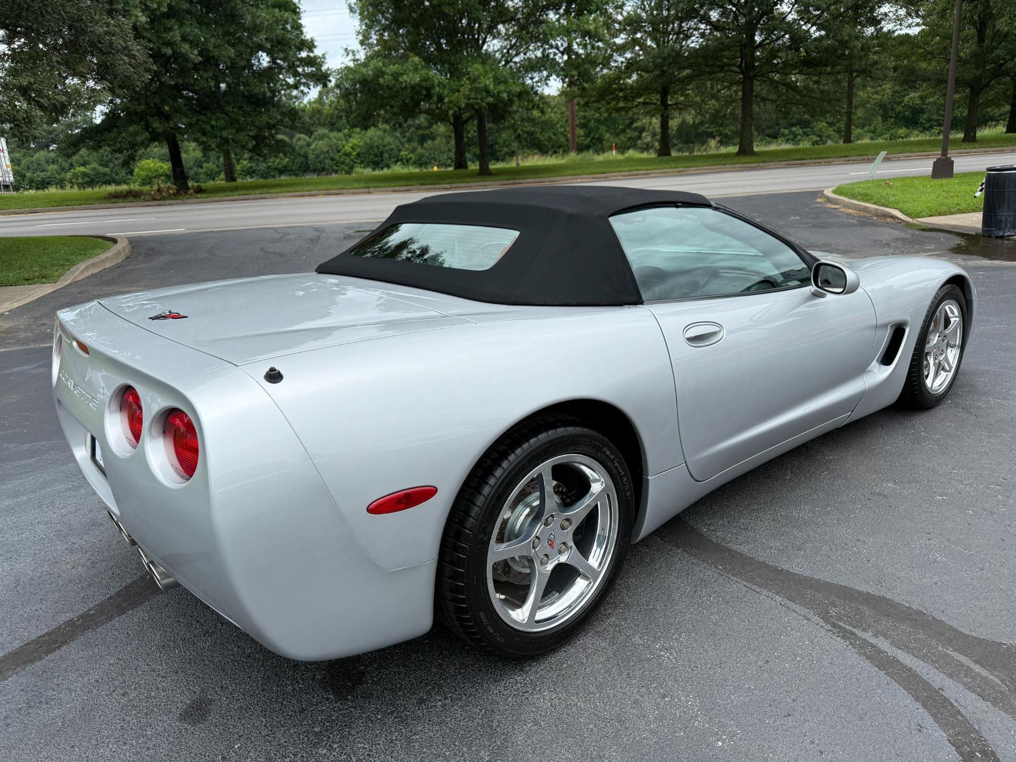 Used 2002 Chevrolet Corvette Convertible w/ Preferred Equipment Group2 RWD image 17