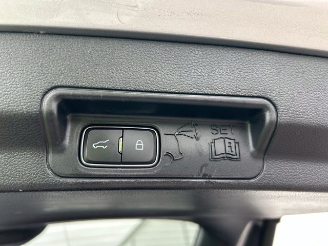 Used 2021 Ford Explorer XLT AWD/4WD image 46
