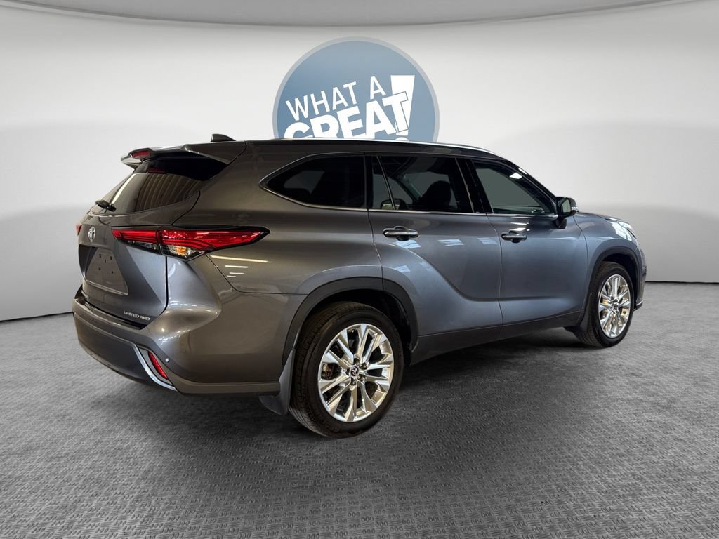 Used 2023 Toyota Highlander Limited AWD/4WD image 3
