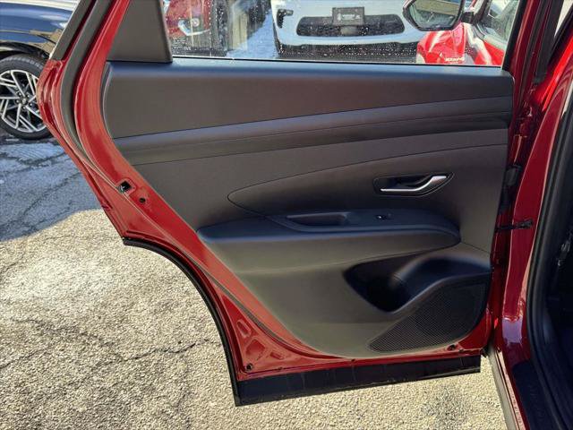 Used 2025 Hyundai Tucson SE AWD/4WD image 11