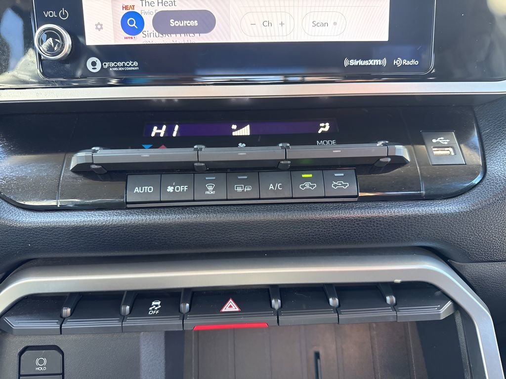 Used 2022 Toyota Tundra SR5 w/ SR5 Convenience Package image 17