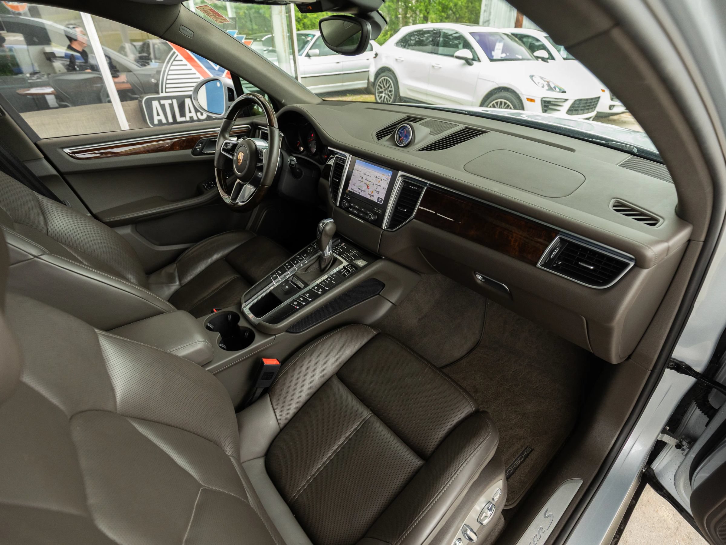 Used 2018 Porsche Macan S AWD/4WD image 23