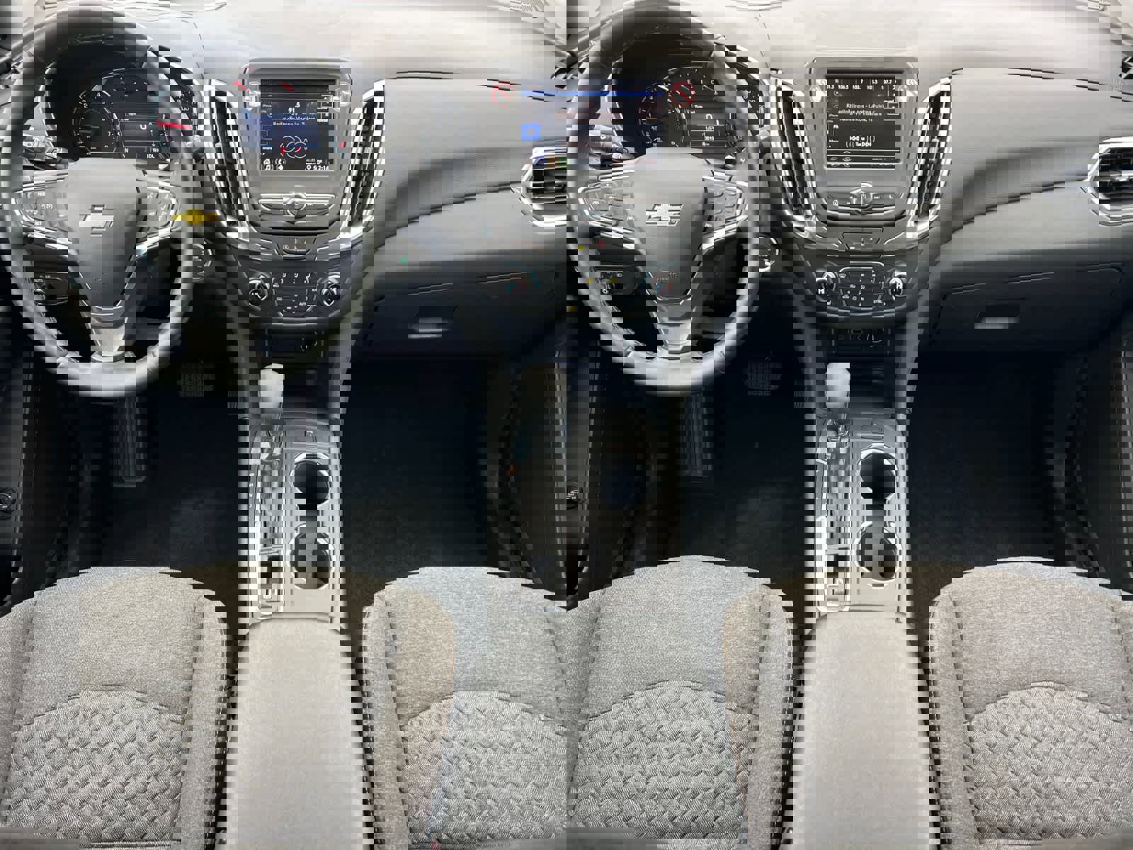 Used 2024 Chevrolet Equinox LT image 3