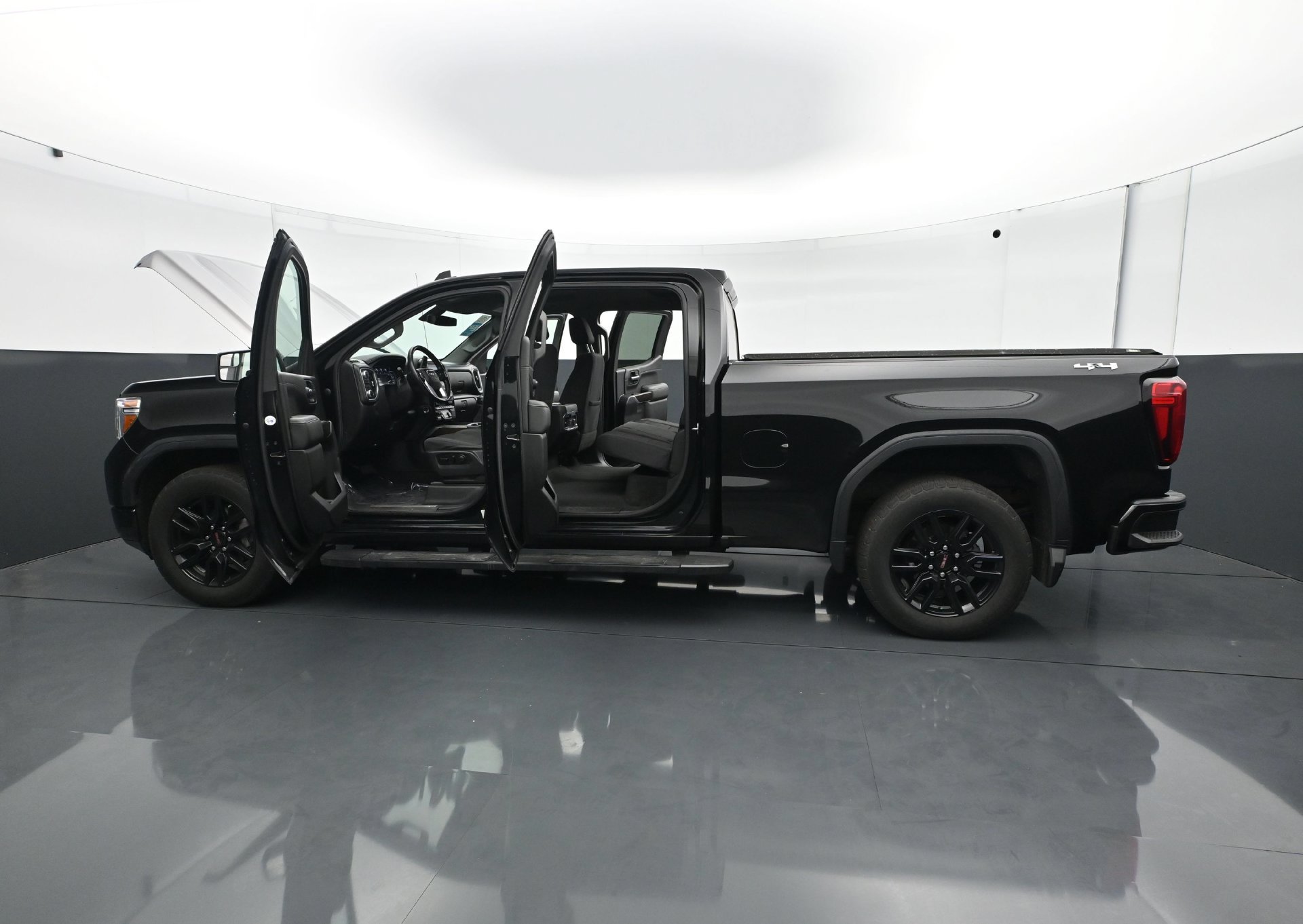 Used 2020 GMC Sierra 1500 Elevation w/ Elevation Value Package AWD/4WD image 28