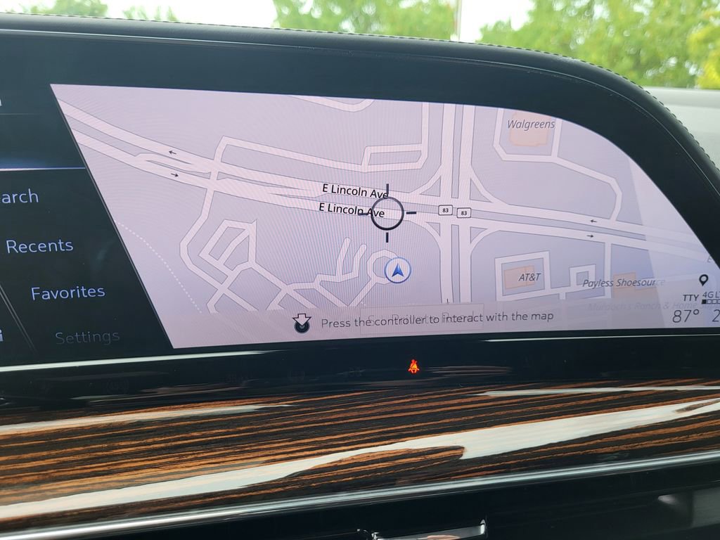 Used 2021 Cadillac Escalade Premium Luxury image 25