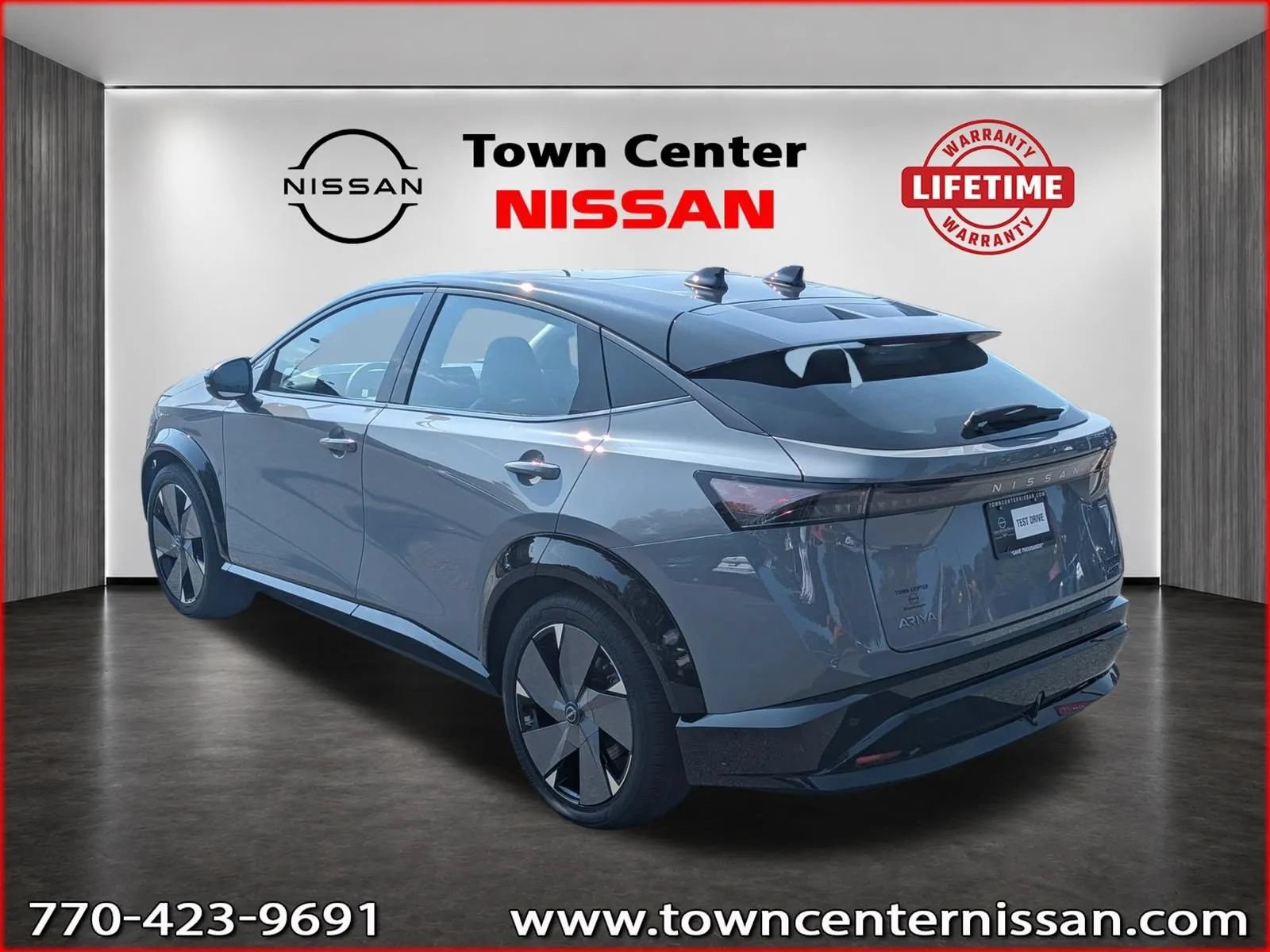 Used 2023 Nissan Ariya AWD/4WD image 5