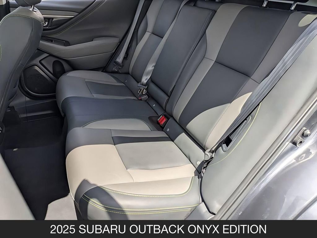 Used 2025 Subaru Outback Onyx Edition AWD/4WD image 18