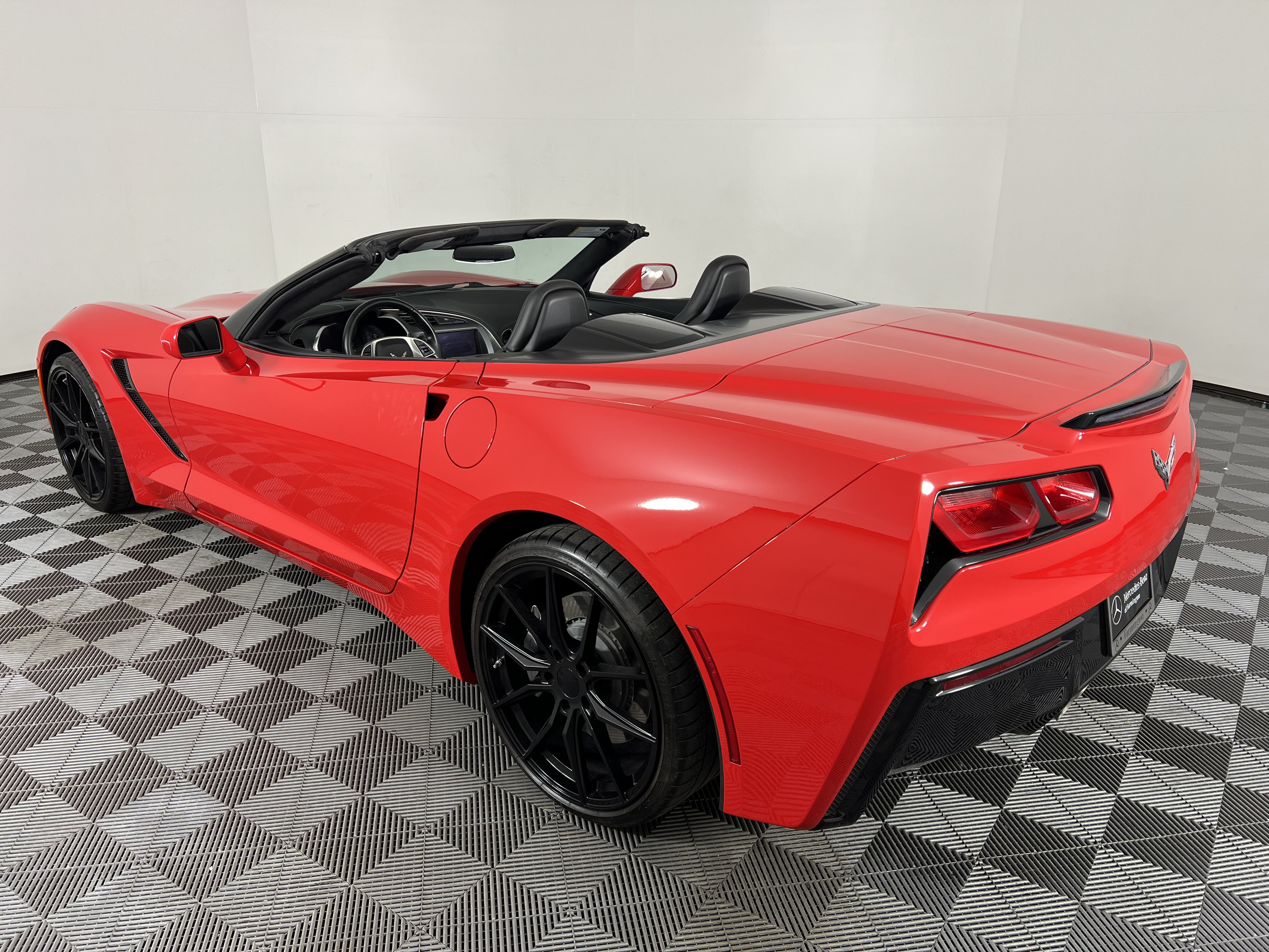 Used 2017 Chevrolet Corvette Stingray Convertible w/ 3LT Preferred Equipment Group RWD image 15