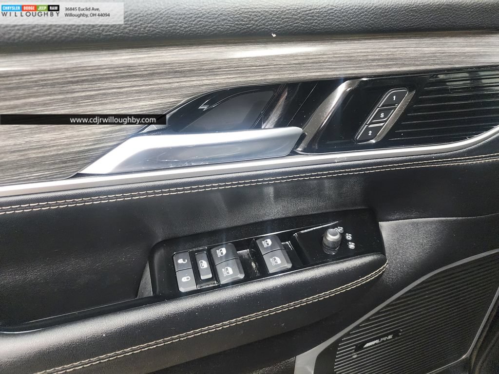 Used 2024 Jeep Wagoneer Series II AWD/4WD image 10