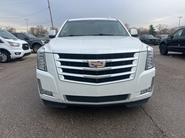 Used 2019 Cadillac Escalade Luxury image 2