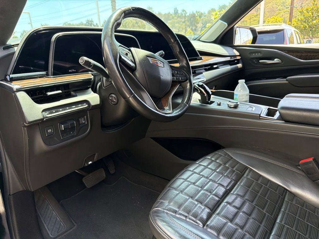 Used 2023 Cadillac Escalade Sport Platinum w/ LPO, ONYX Package AWD/4WD image 5