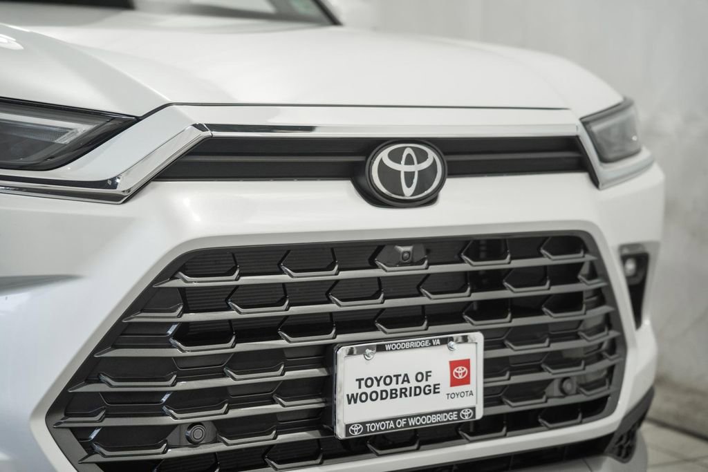 Used 2025 Toyota Grand Highlander AWD Hybrid image 13