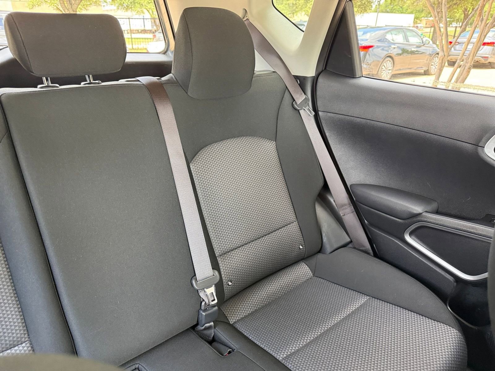 Used 2025 Kia Soul LX w/ LX Technology Package FWD image 37