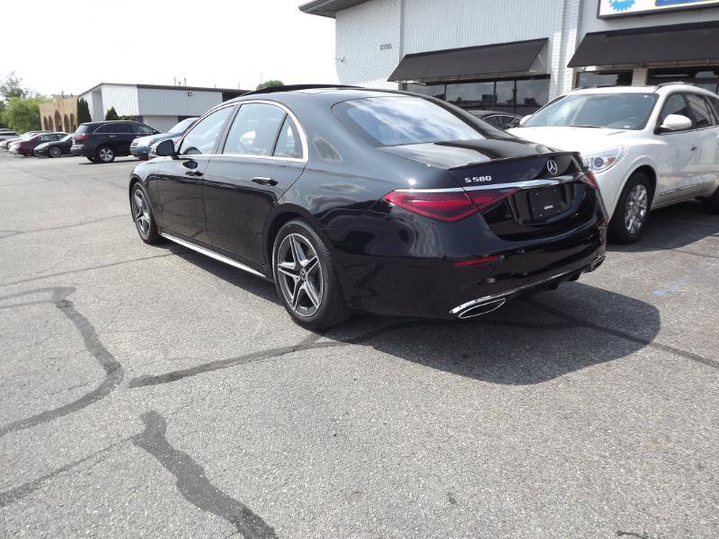 Used 2023 Mercedes-Benz S 580 4MATIC Sedan image 3