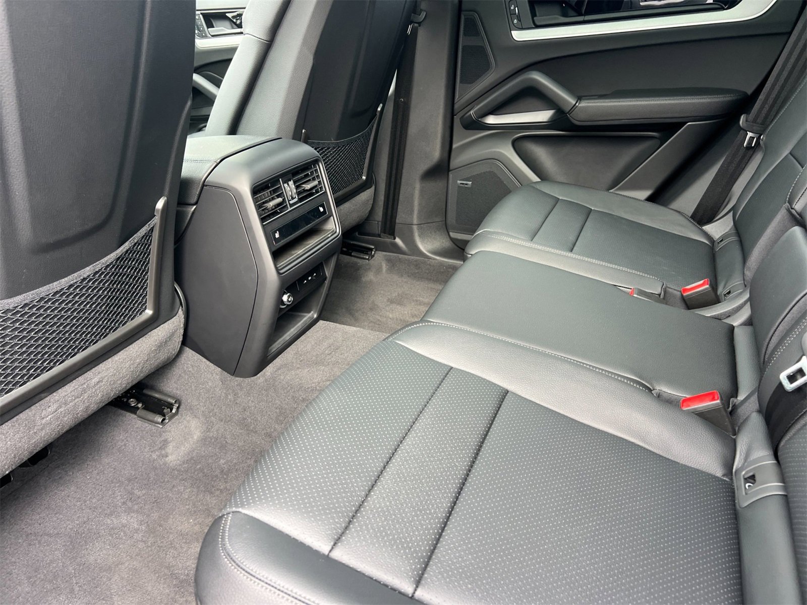 New 2025 Porsche Cayenne image 14