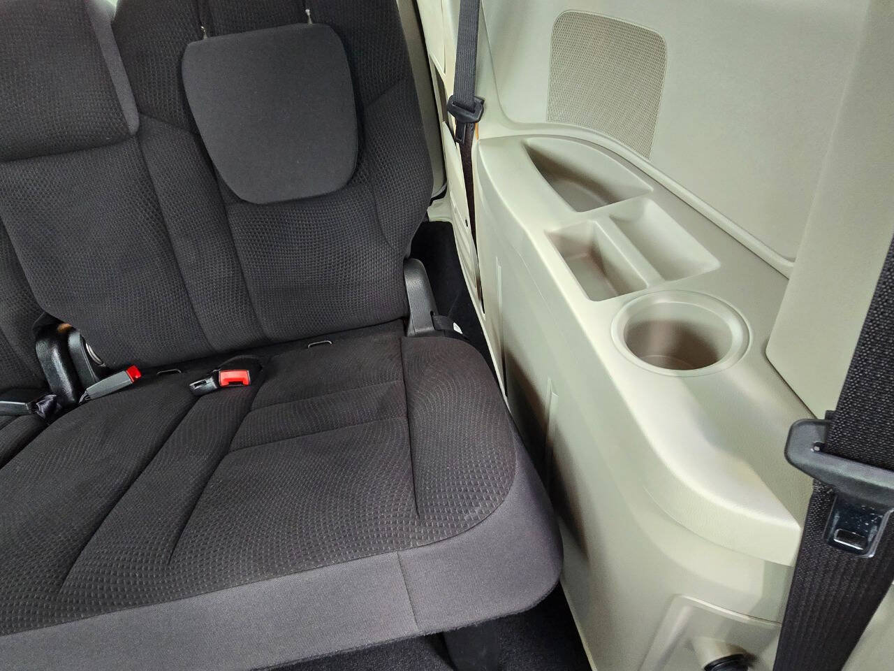 Used 2018 Dodge Grand Caravan SE w/ UConnect Hands-Free Group FWD image 22