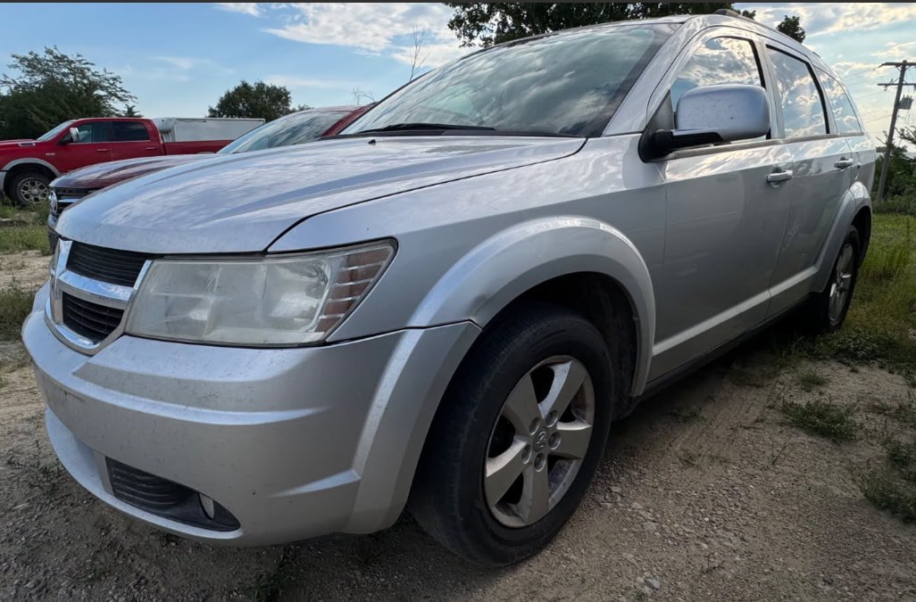 Used 2010 Dodge Journey SXT w/ Flexible Seating Group FWD image 1