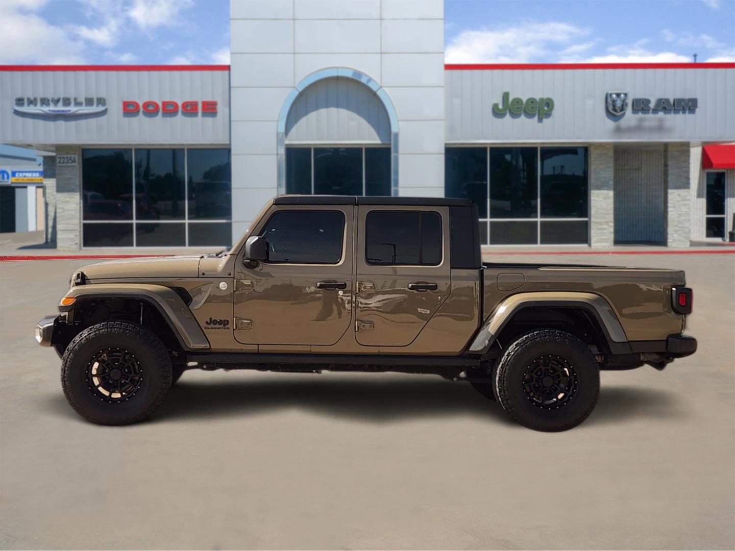 Used 2020 Jeep Gladiator Sport w/ Quick Order Package 24S AWD/4WD image 3