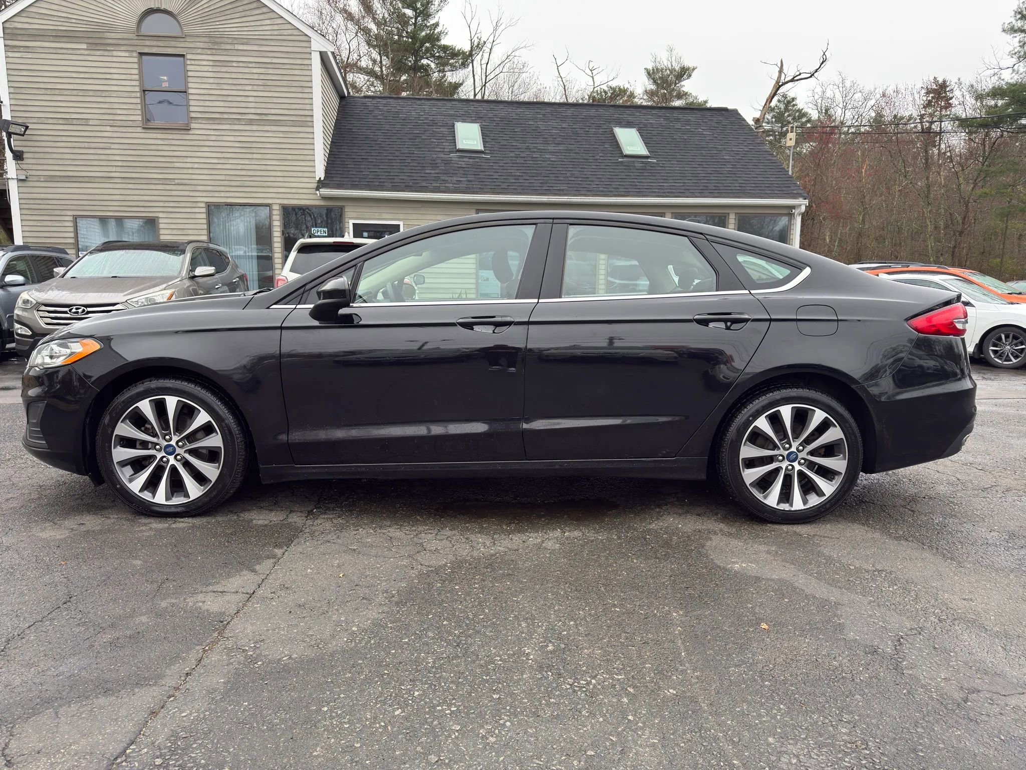 Used 2019 Ford Fusion SE AWD/4WD image 4