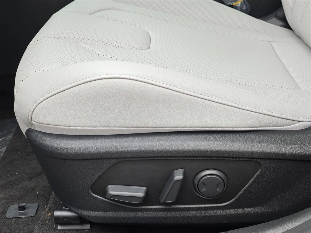 New 2026 Hyundai Elantra Limited image 27