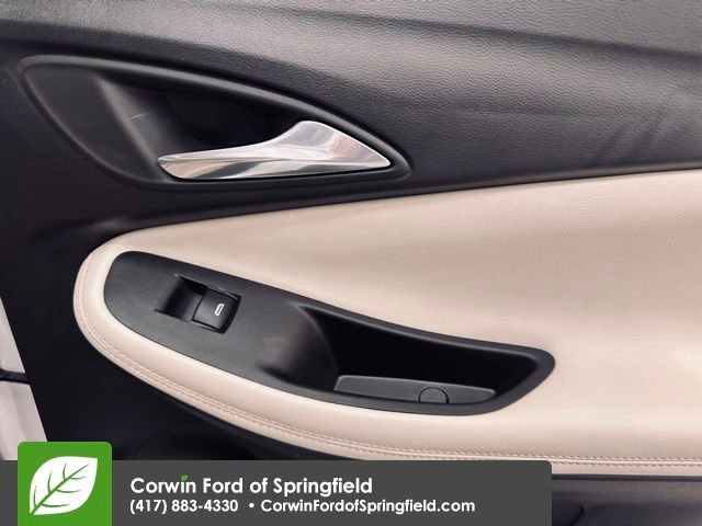 Used 2022 Buick Encore GX Select image 14