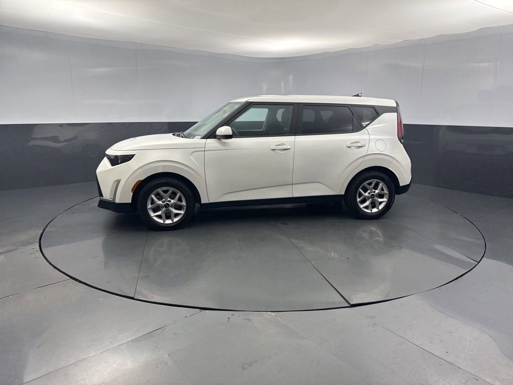 Used 2024 Kia Soul LX w/ Option Group 015 image 2