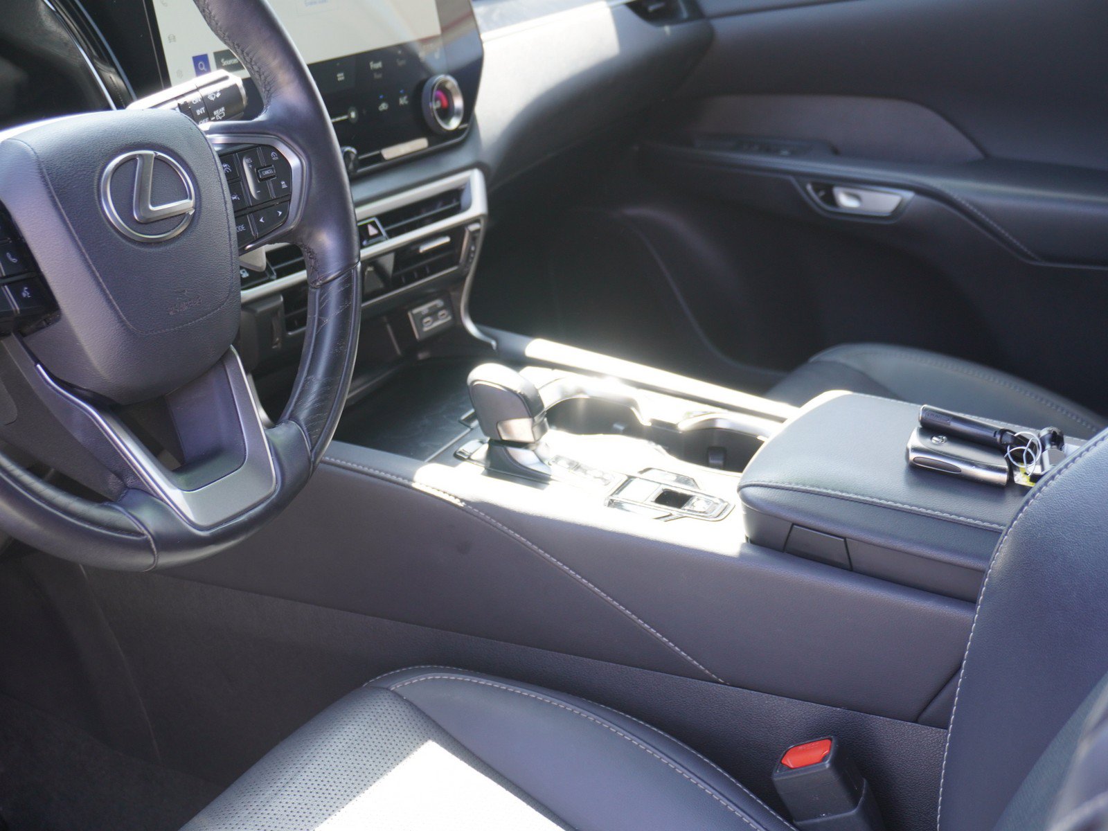 Used 2024 Lexus RX 350 Premium Plus w/ Cold Area Package FWD image 28