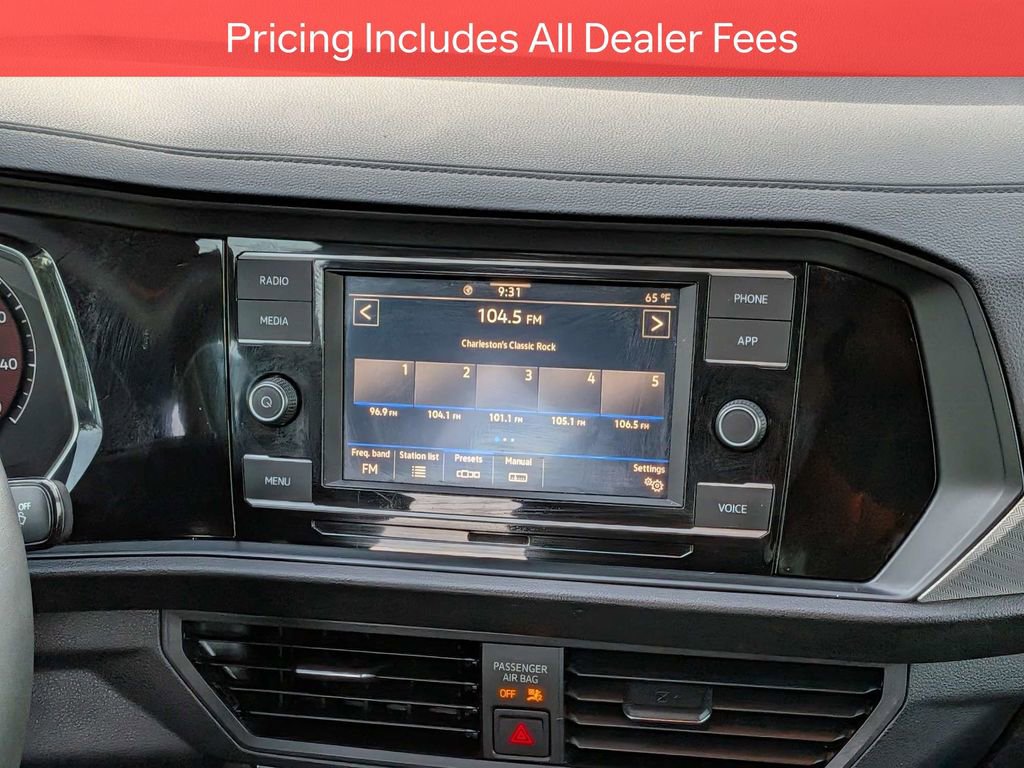 Used 2020 Volkswagen Jetta SE w/ SE Cold Weather Package FWD image 17