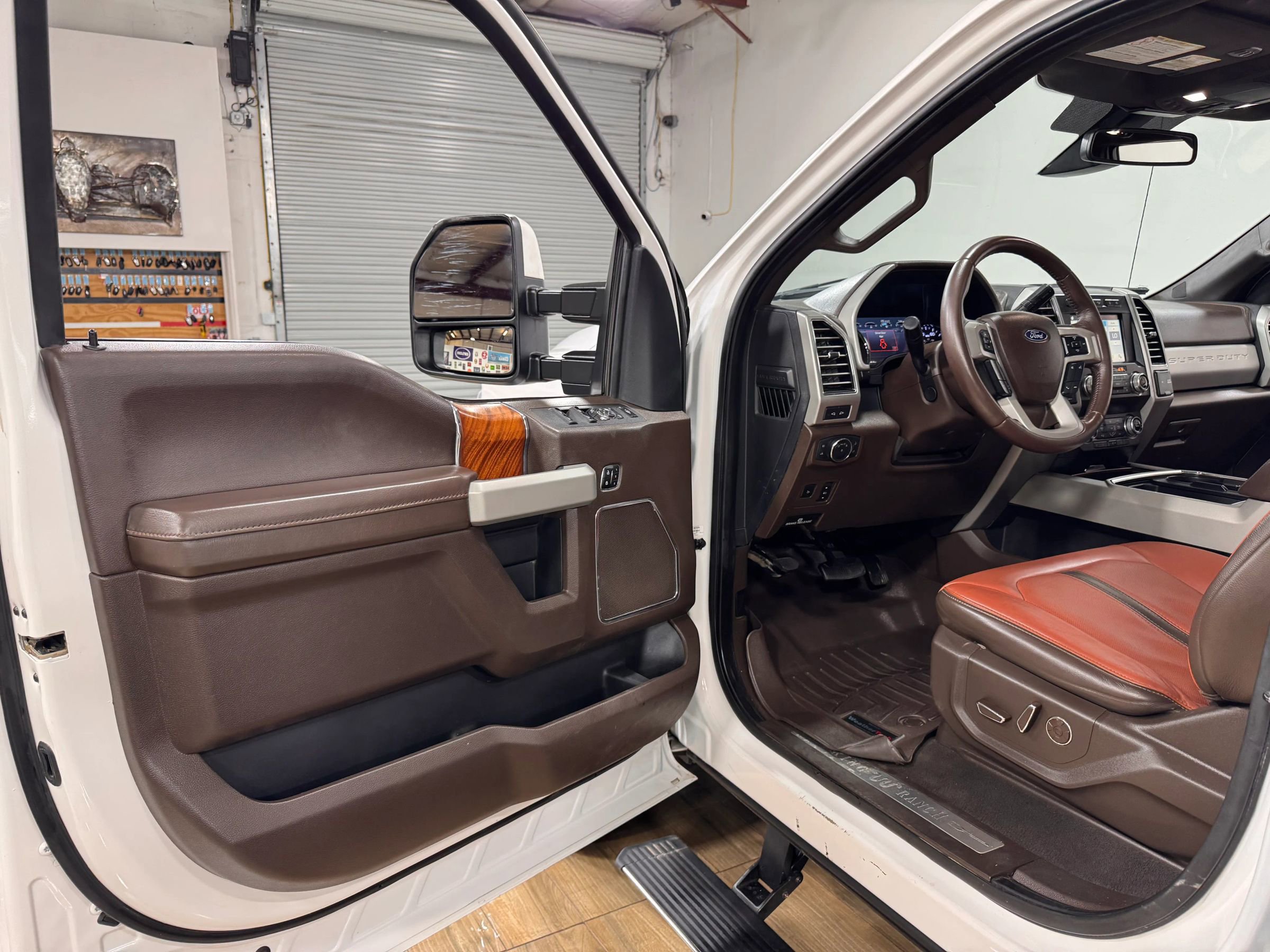 Used 2019 Ford F350 King Ranch w/ King Ranch Ultimate Package AWD/4WD image 12