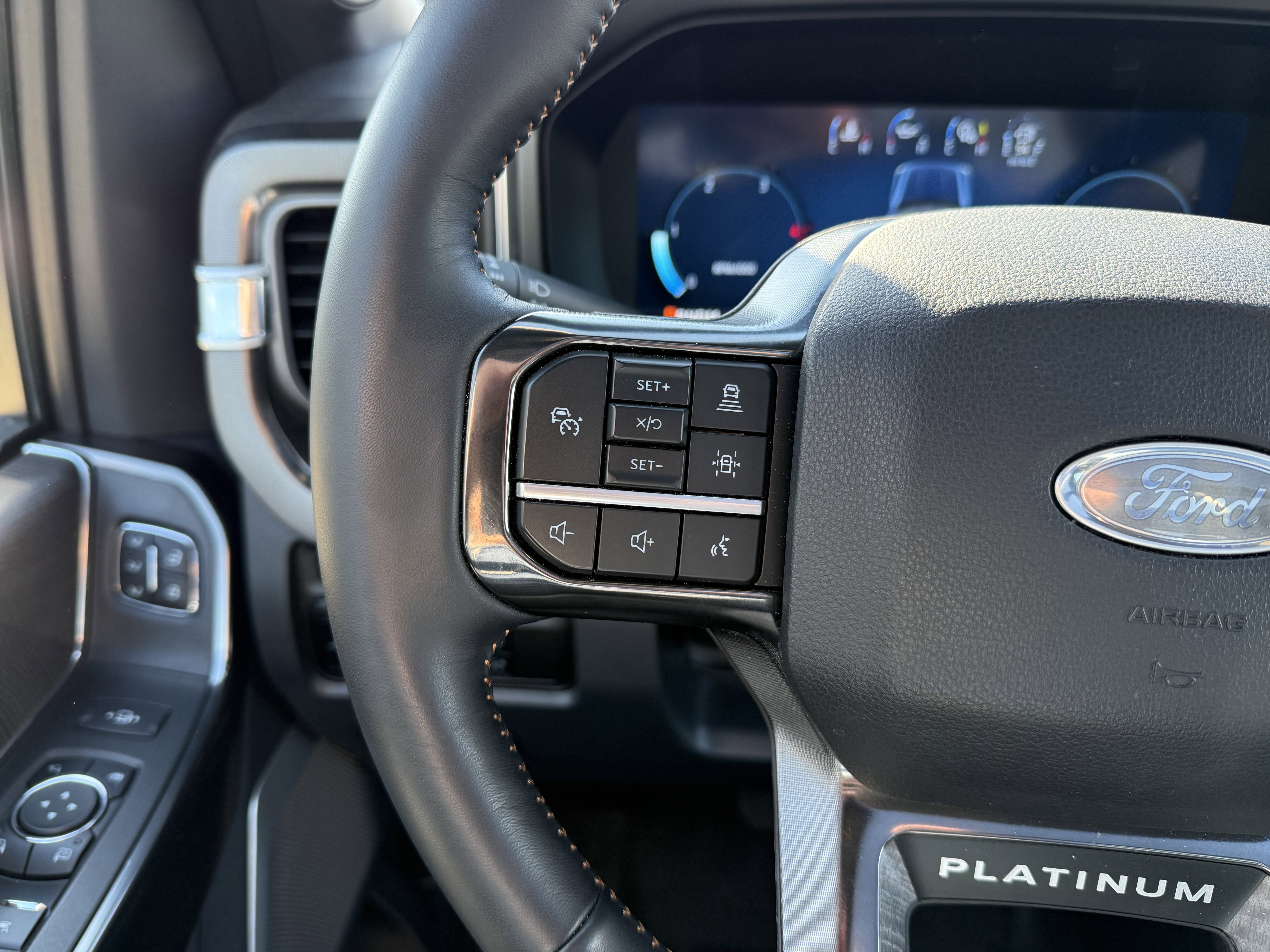 Used 2024 Ford F350 Platinum image 15