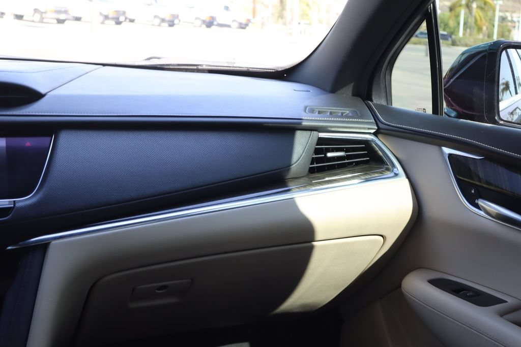 Used 2019 Cadillac XT5 FWD image 30