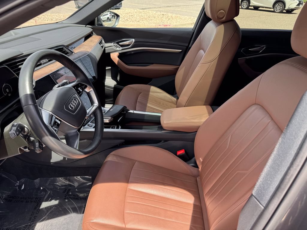 Used 2022 Audi e-tron Premium w/ Convenience Plus Package AWD/4WD image 15